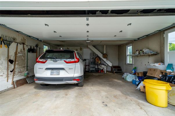 Garage, Interior