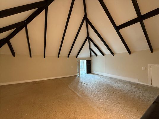 Empty room, Interior, Wooden Beams