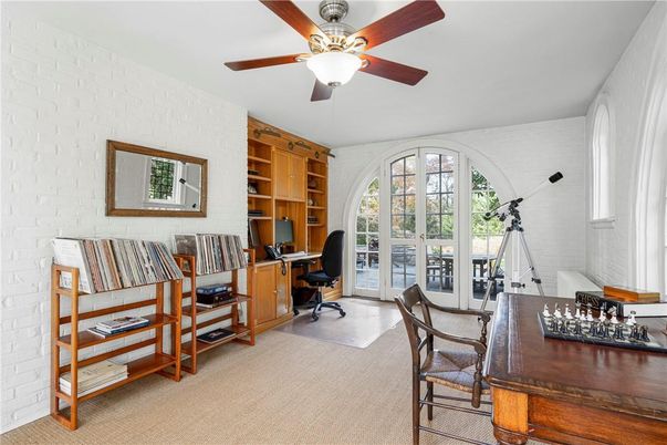 Home Office, Interior