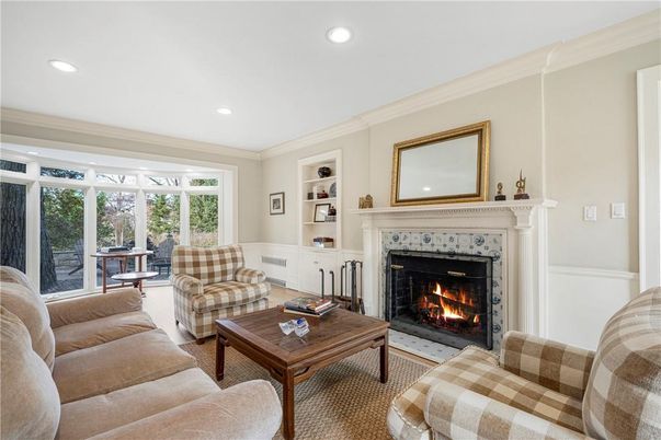 Fireplace, Interior, Living room, Recessed Lighting