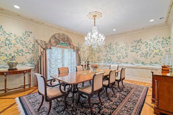 Chandelier, Dining room, Interior, Recessed Lighting, Wood Texture Flooring