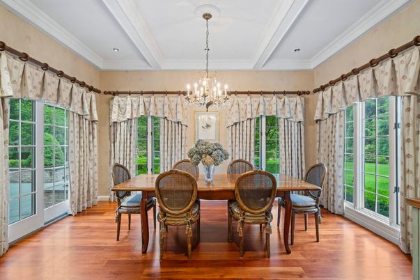 Chandelier, Dining room, Interior, Recessed Lighting, Wood Texture Flooring