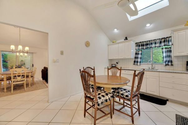 Dining room, Interior, Pendant Lights, Recessed Lighting