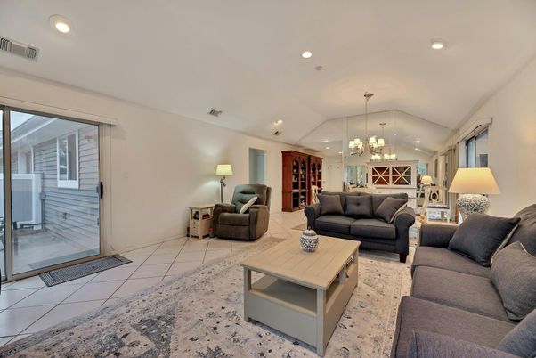 Chandelier, Interior, Living room, Recessed Lighting