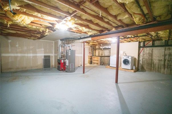 Interior, Washer, Wooden Beams