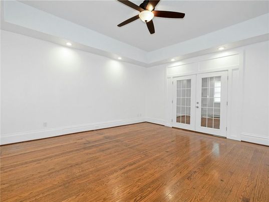 Empty room, Interior, Recessed Lighting, Wood Texture Flooring