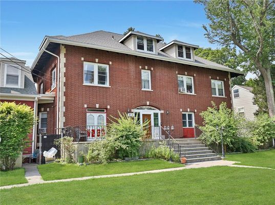 Exterior, Facade, Brick Facade, American Foursquare