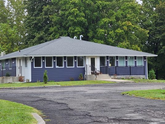 Exterior, Facade, Ranch