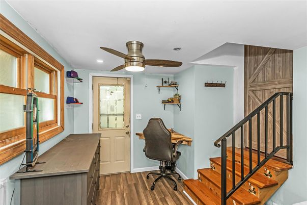 Home Office, Interior, Recessed Lighting, Wood Texture Flooring