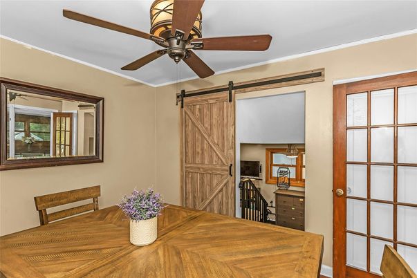 Dining room, Interior