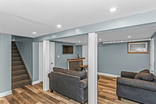Interior, Recessed Lighting, Wood Texture Flooring