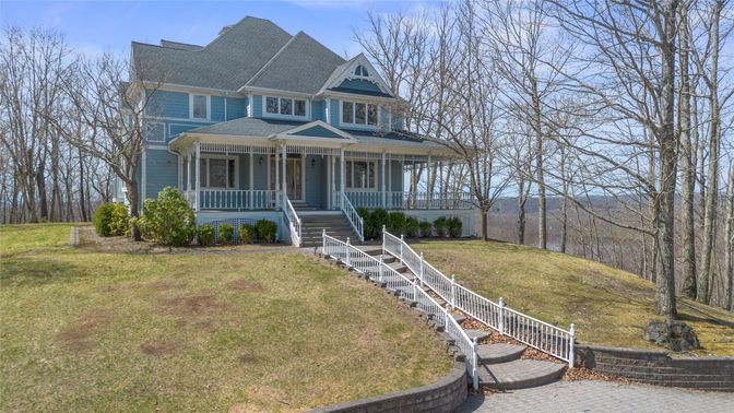 Backyard, Exterior, Facade, Queen Anne Victorian