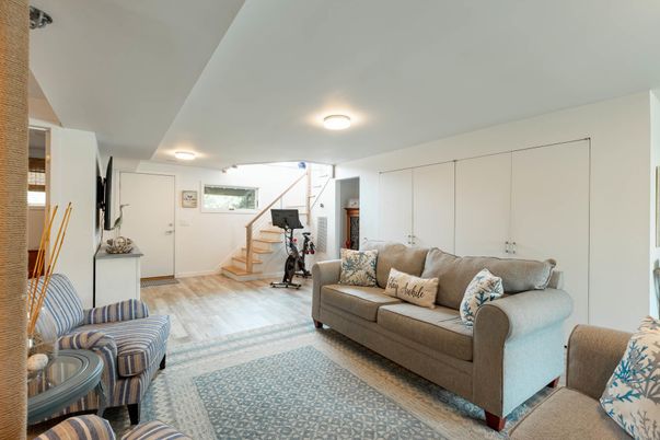 Fitness Equipment, Interior, Living room, Wood Texture Flooring