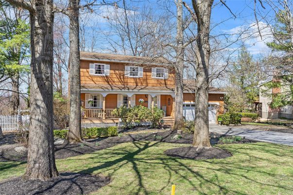 Attached, Exterior, Facade, American Foursquare