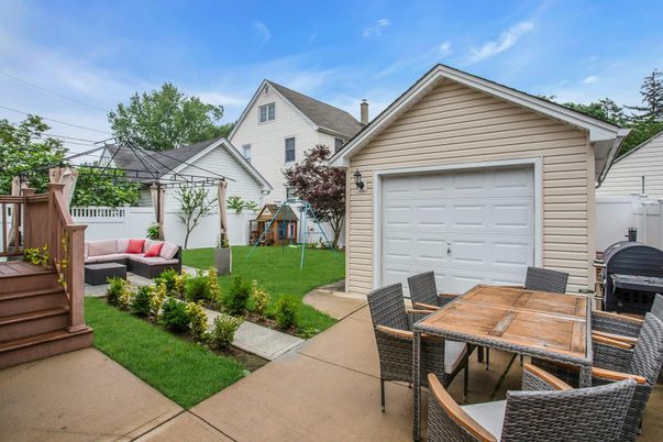 Detached Garage, Exterior, Playground