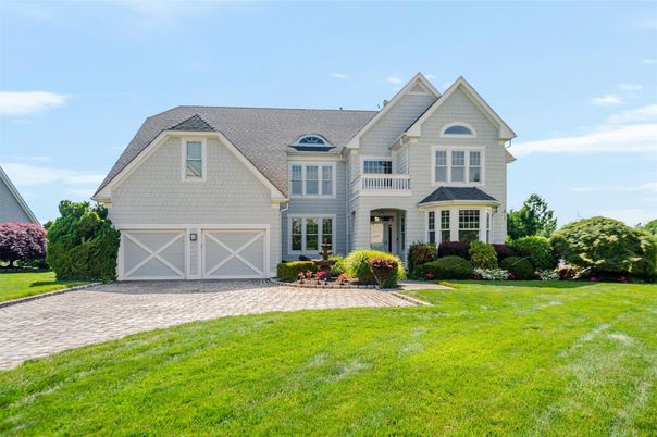 Attached, Exterior, Facade, Farmhouse