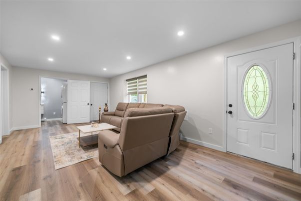 Interior, Living room, Recessed Lighting, Wood Texture Flooring