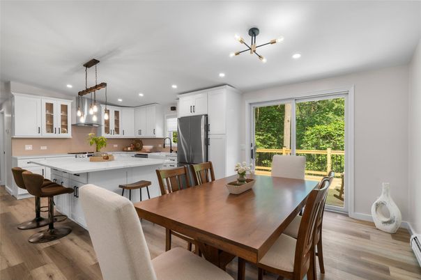 Dining room, Interior, Kitchen, Pendant Lights, Recessed Lighting, Wood Texture Flooring