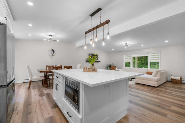 Dining room, Interior, Kitchen, Pendant Lights, Recessed Lighting, Wood Texture Flooring