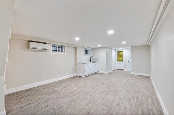 Empty room, Interior, Kitchen, Recessed Lighting, Wood Texture Flooring