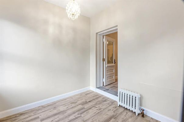 Chandelier, Empty room, Interior, Wood Texture Flooring