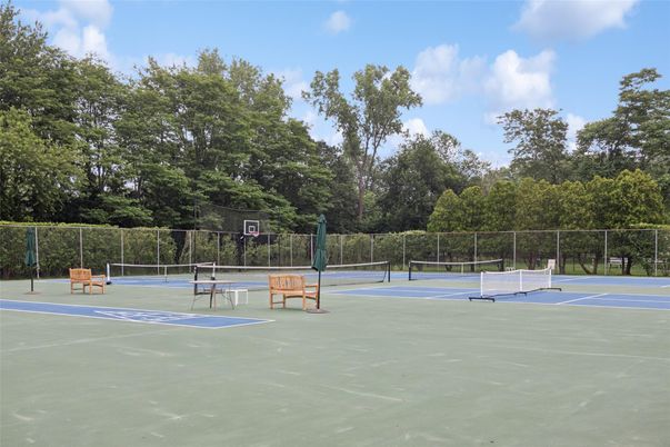 Exterior, Tennis Courts