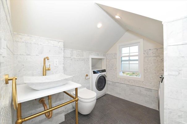 Bathroom, Interior, Marble Walls, Recessed Lighting, Washer