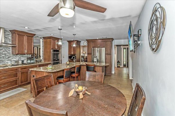 Dining room, Interior, Kitchen, Pendant Lights, Recessed Lighting, Stainless Steel Appliances