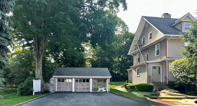 Detached Garage, Exterior