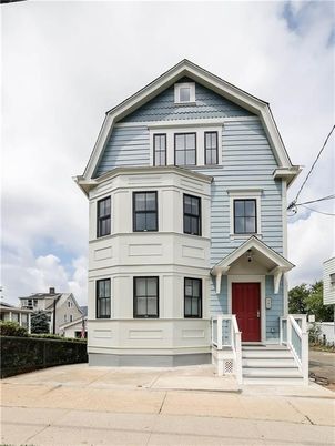 Exterior, Facade, Queen Anne Victorian