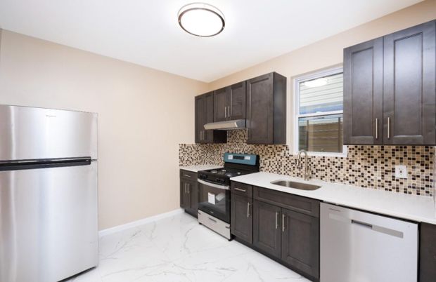 Interior, Kitchen, Marble, Stainless Steel Appliances