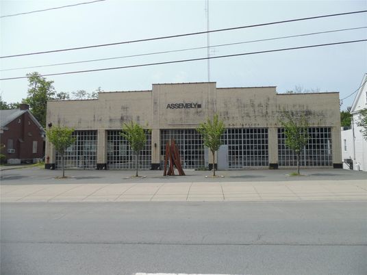 Exterior, Facade, Highrise