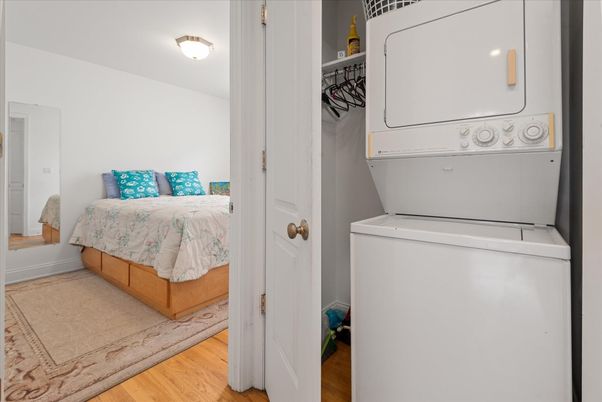 Bedroom, Interior, Utility Closets, Washer, Wood Texture Flooring
