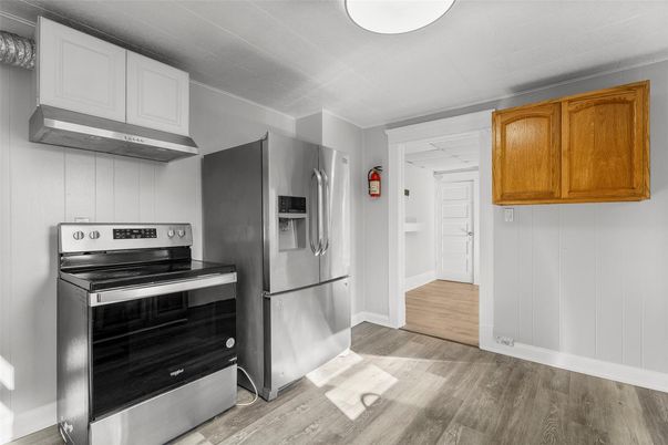 Interior, Kitchen, Stainless Steel Appliances, Wood Texture Flooring