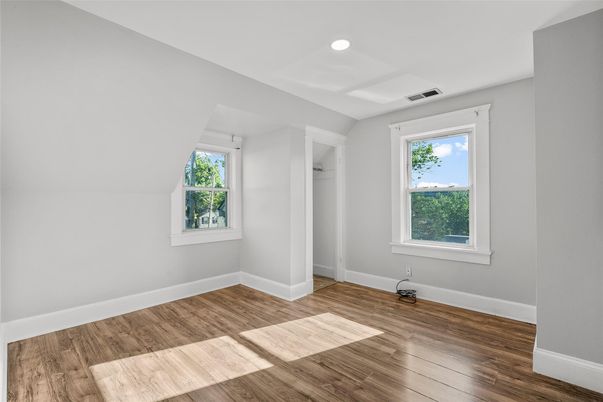 Empty room, Interior, Recessed Lighting, Wood Texture Flooring