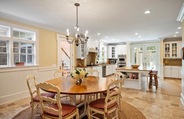 Chandelier, Dining room, Interior, Kitchen, Pendant Lights, Recessed Lighting, Stainless Steel Appliances