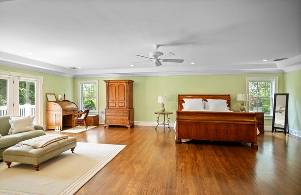 Bedroom, Interior, Piano, Recessed Lighting, Wood Texture Flooring