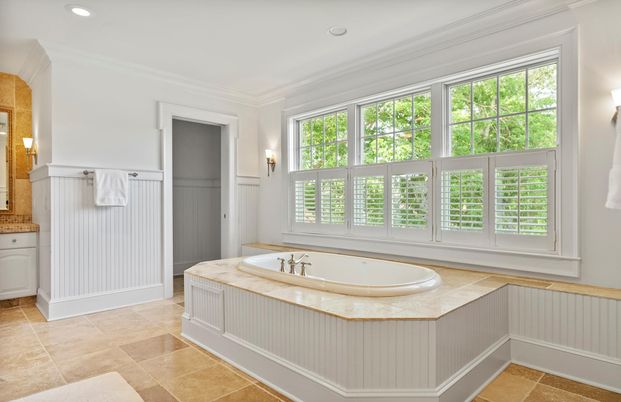 Bathroom, Interior, Recessed Lighting