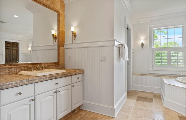 Bathroom, Interior, Recessed Lighting, Tile Countertops