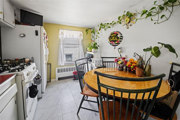 Dining room, Interior, Marble, Washer