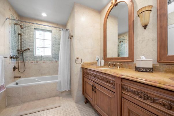 Bathroom, Interior, Recessed Lighting