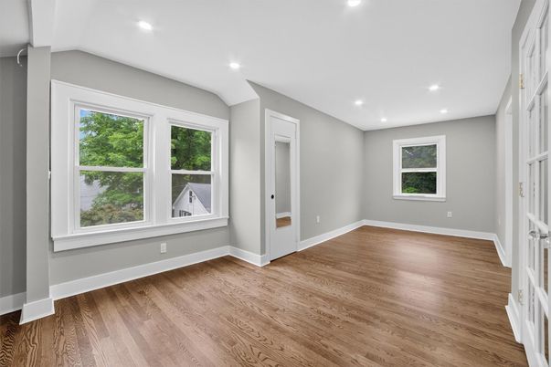 Empty room, Interior, Recessed Lighting, Wood Texture Flooring