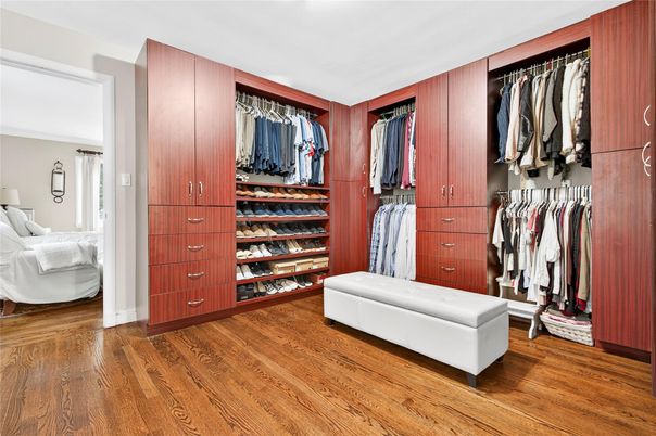 Interior, Walk-in Closets, Wood Texture Flooring