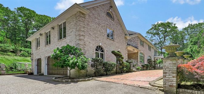 Attached, Exterior, Facade, Brick Facade, Rowhouse