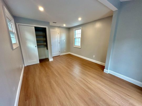 Empty room, Interior, Recessed Lighting, Wood Texture Flooring