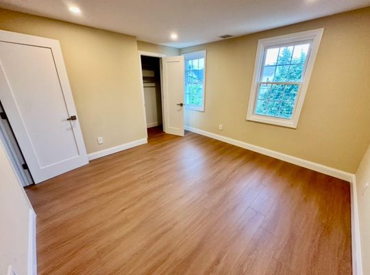 Empty room, Interior, Recessed Lighting, Wood Texture Flooring