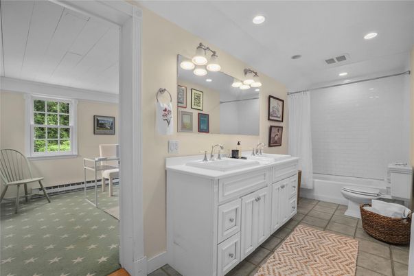 Bathroom, Interior, Recessed Lighting