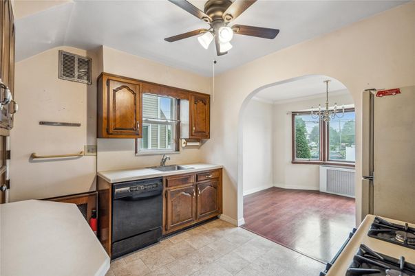 Chandelier, Interior, Kitchen, Wood Texture Flooring