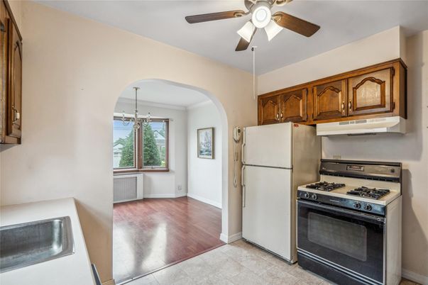 Chandelier, Interior, Kitchen, Wood Texture Flooring