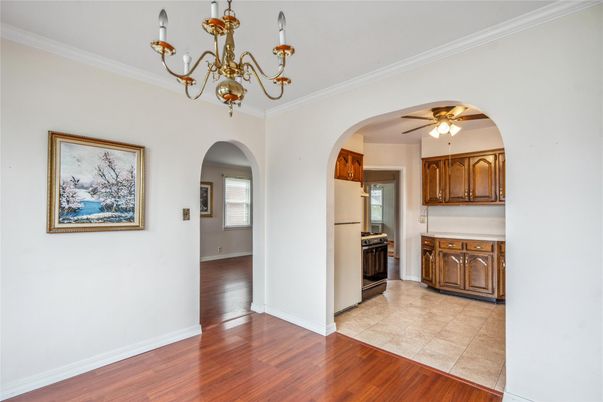 Chandelier, Interior, Kitchen, Wood Texture Flooring